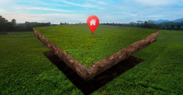 terrain-avec-paysage-naturel-et-broche-de-localisation