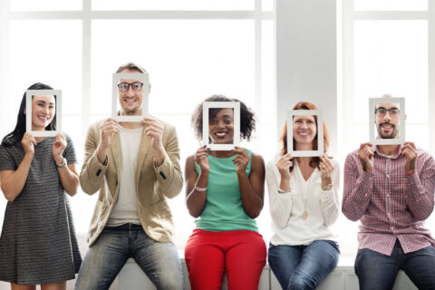 un-groupe-d-amis-divers